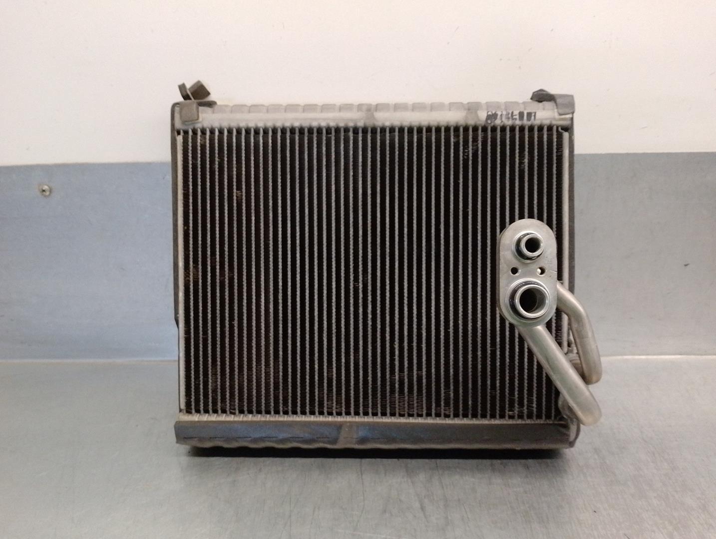 DODGE A4 B7/8E (2004-2008) Охлаждающий радиатор 68038191AA 20353676