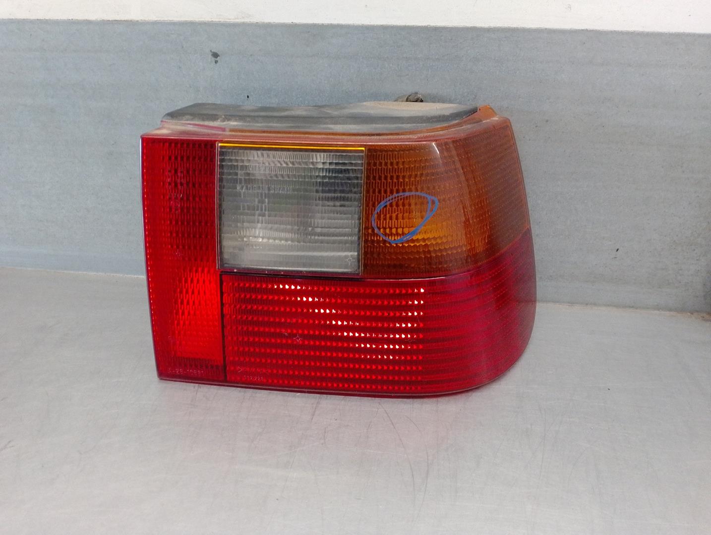 SEAT Cordoba 1 generation (1993-2003) Rear Right Taillight Lamp 6K6945112E,3PUERTAS 19903429