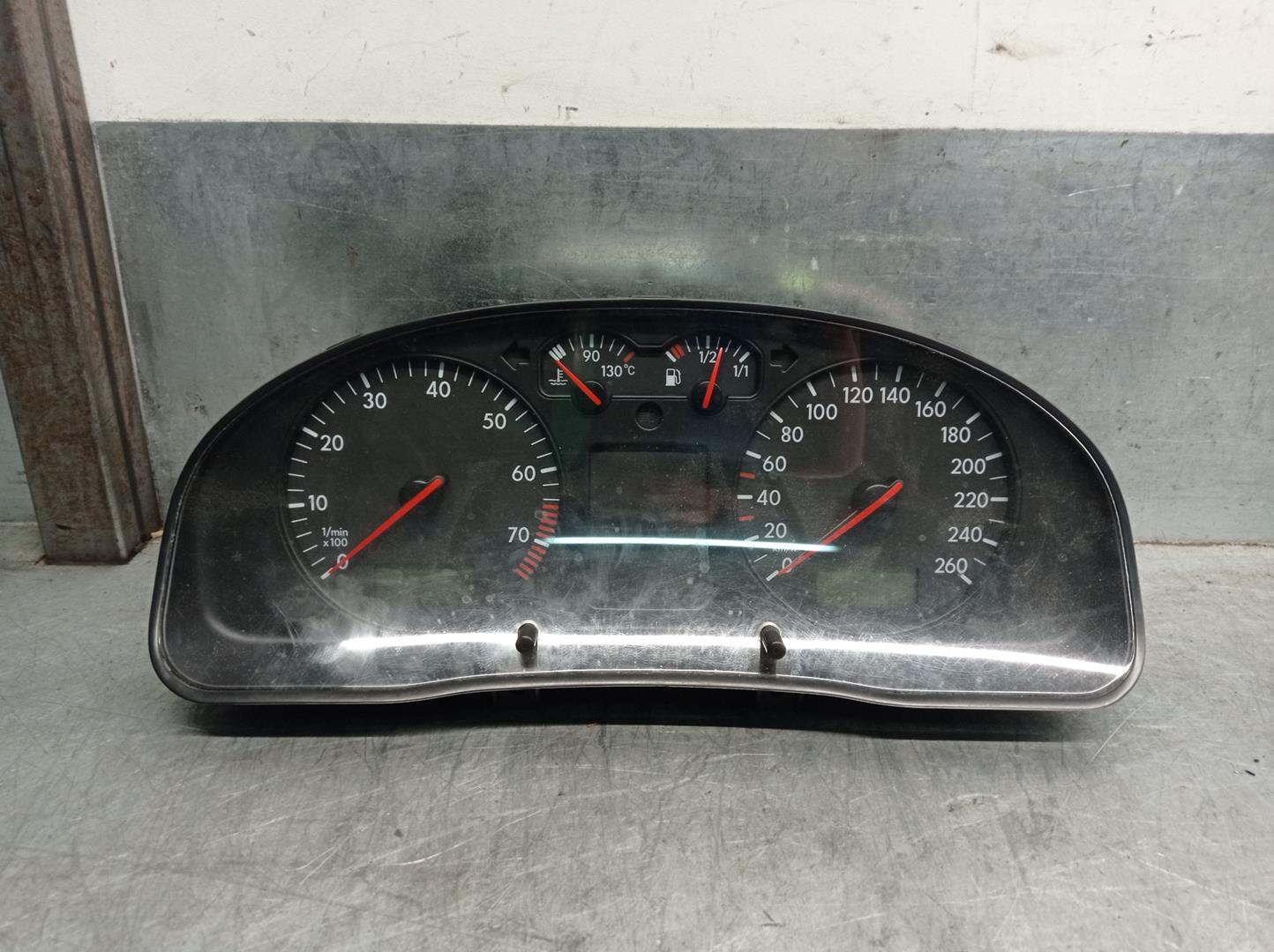 VOLKSWAGEN Passat B5 (1996-2005) Speedometer VDO,VDO+110008794 21695789