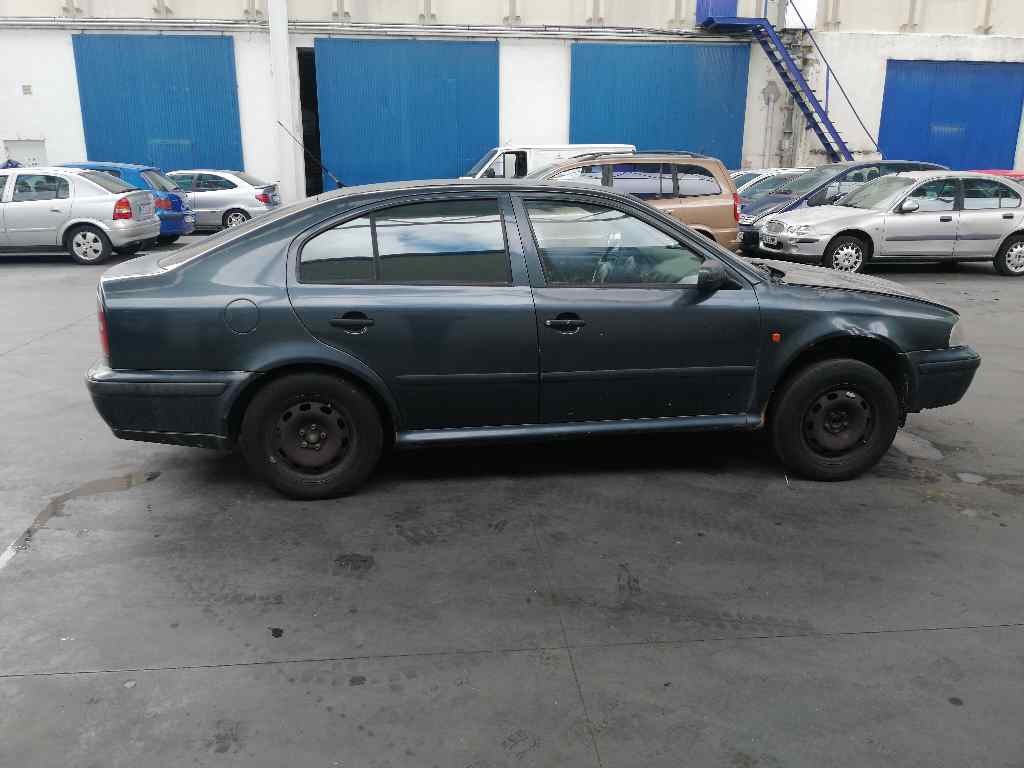 VAUXHALL Octavia 1 generation (1996-2010) Galinės dešinės durys 4PUERTAS,4PUERTAS+GRISOSCURO 19699109