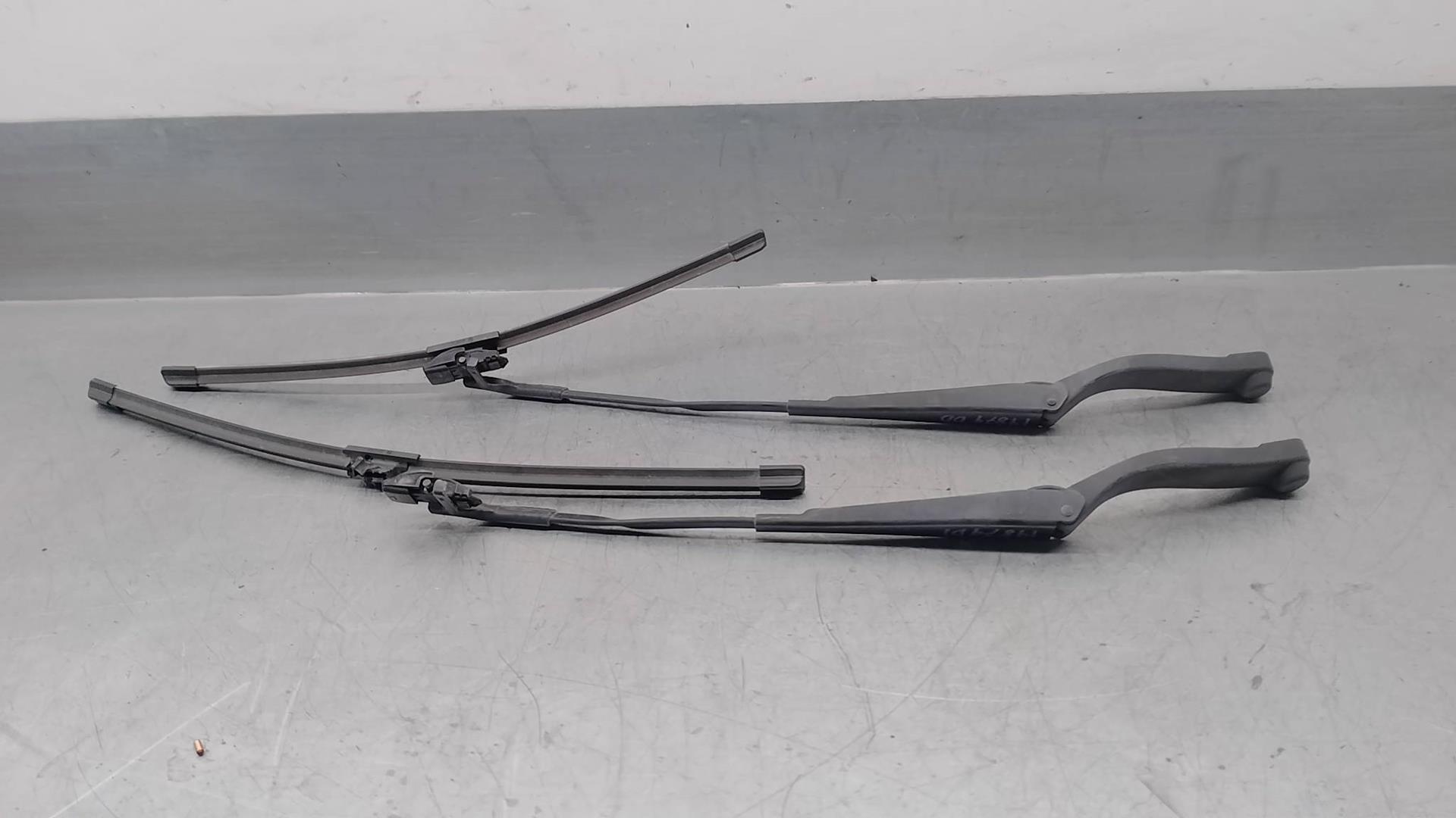 MERCEDES-BENZ GLK-Class X204 (2008-2015) Front Wiper Arms A2048200944, DERECHOEIZQ 23531322