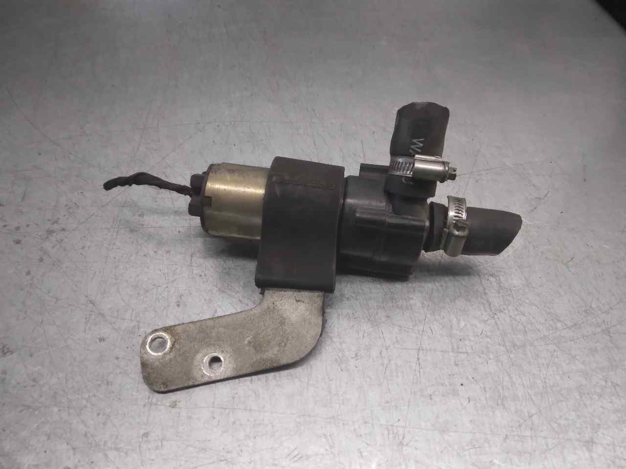 AUDI C-Class W202/S202 (1993-2001) Water Pump 19824563