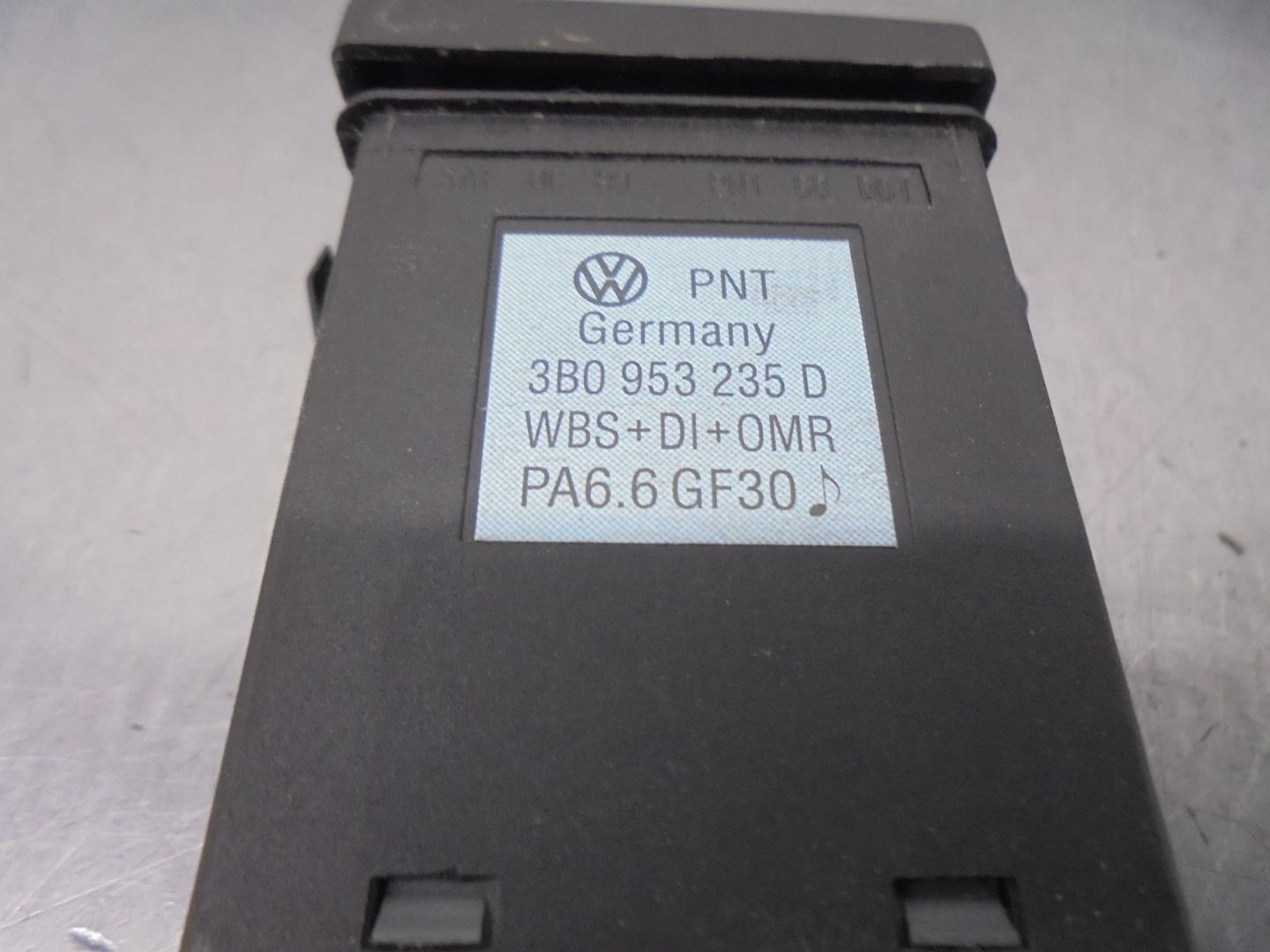 VOLKSWAGEN Passat B5 (1996-2005) кнопка опасности 3B0953235D 24202379