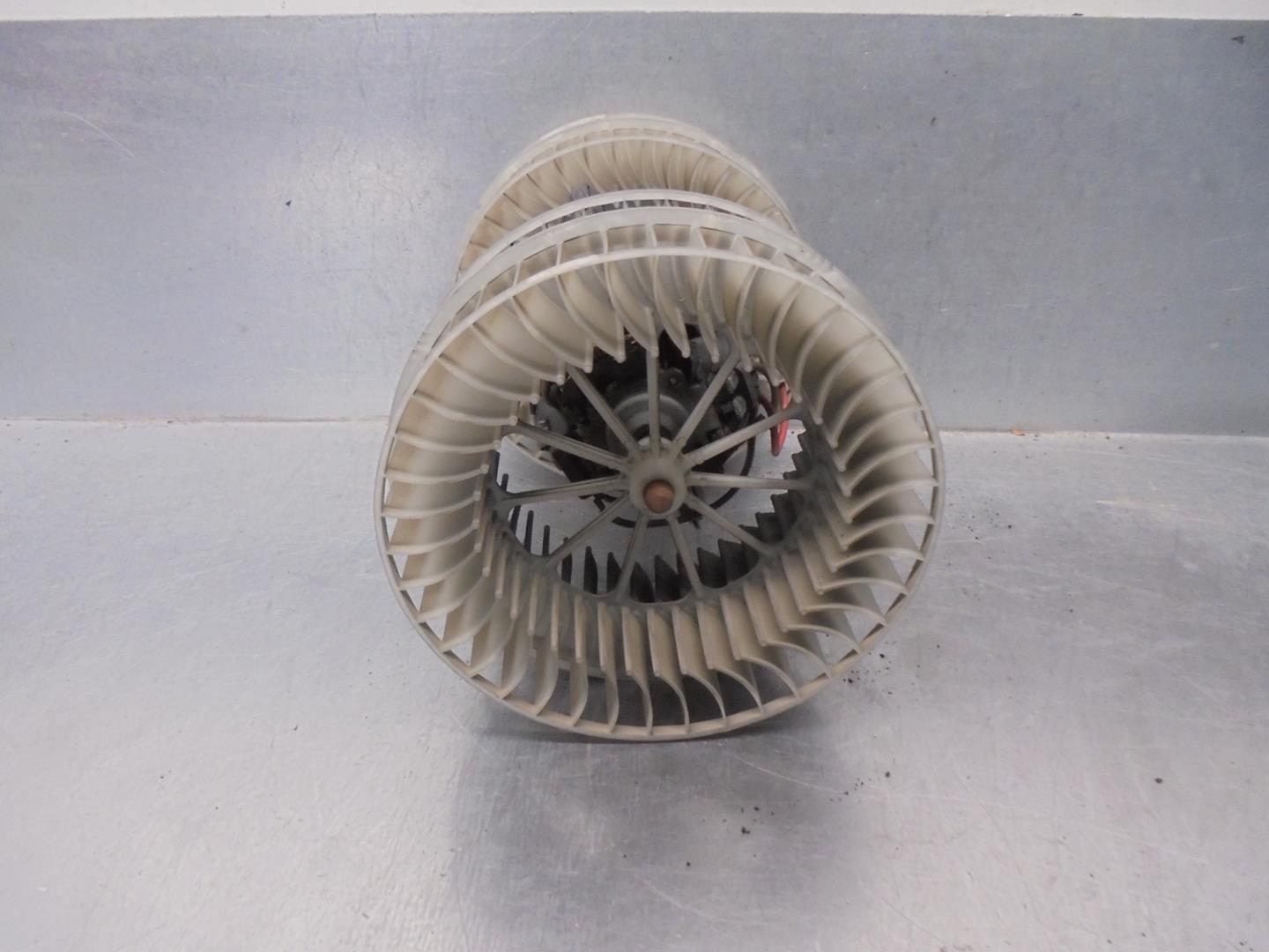 MERCEDES-BENZ Vito W639 (2003-2015) Sildītāja ventilators A0008357904, A056914110 24207453