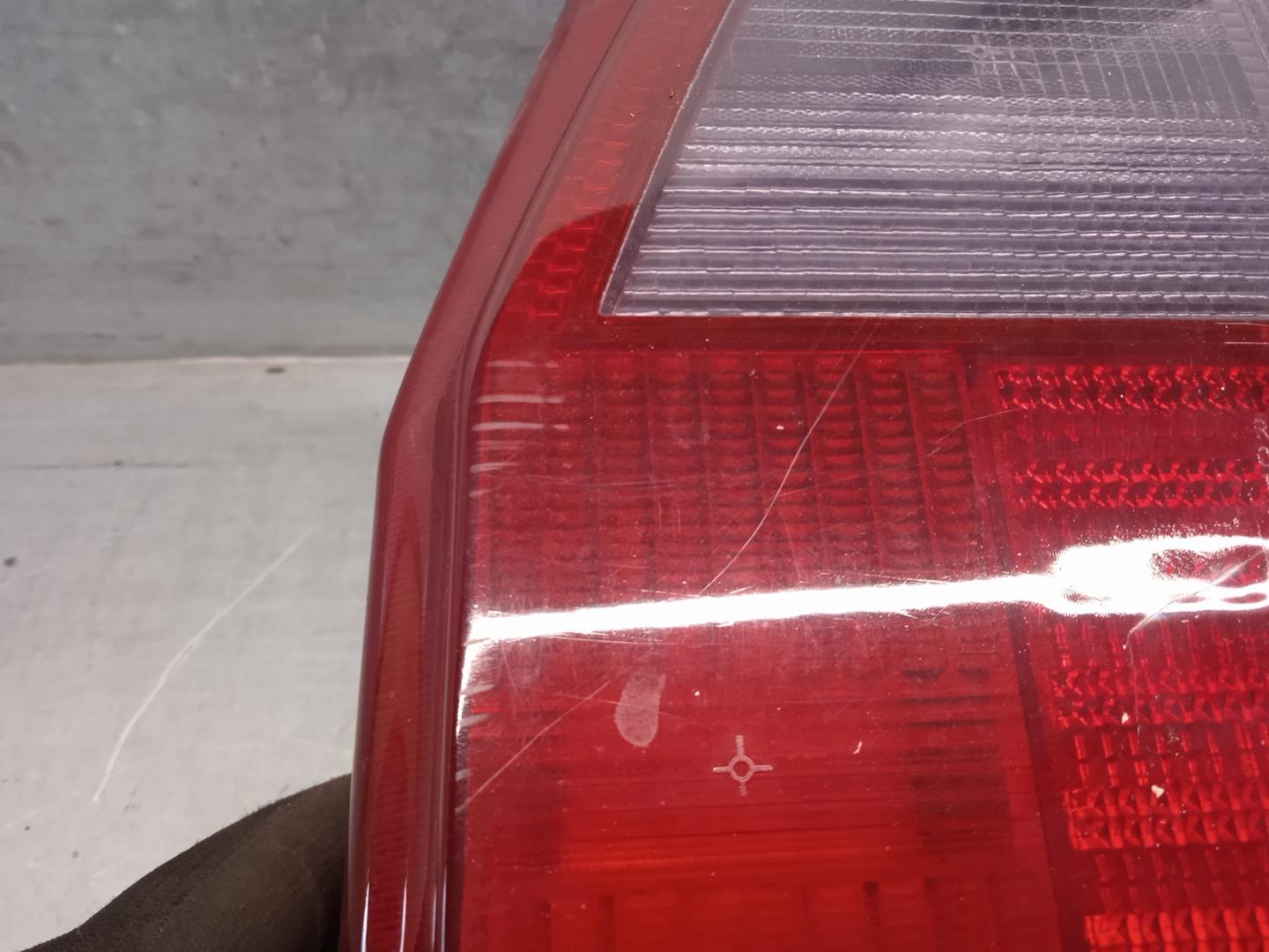 FIAT Uno 1 generation (1983-1995) Rear Right Taillight Lamp 7700363,DEALETA,5PUERTAS 19893548