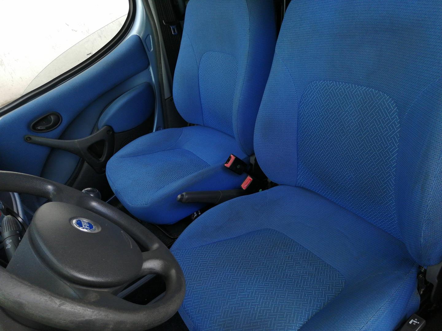 FIAT Doblo 1 generation (2001-2017) Дворник крышки багажника 4690188 21709994