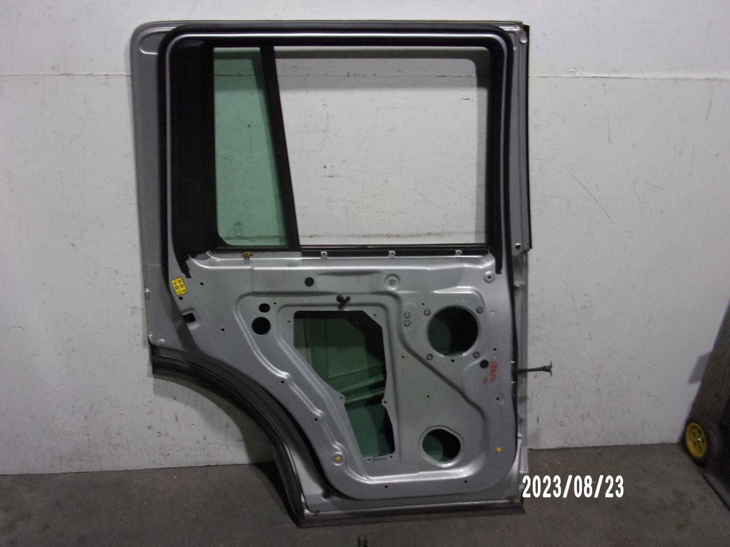 LAND ROVER Discovery 4 generation (2009-2016) Rear Left Door BFA780110, GRIS, 5PUERTAS 20802974