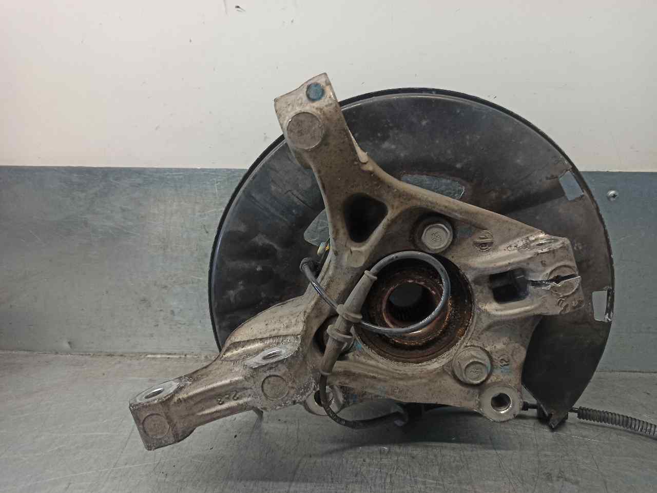 CHEVROLET Cruze 1 generation (2009-2015) Front Right Wheel Hub 13319483+ 19804635