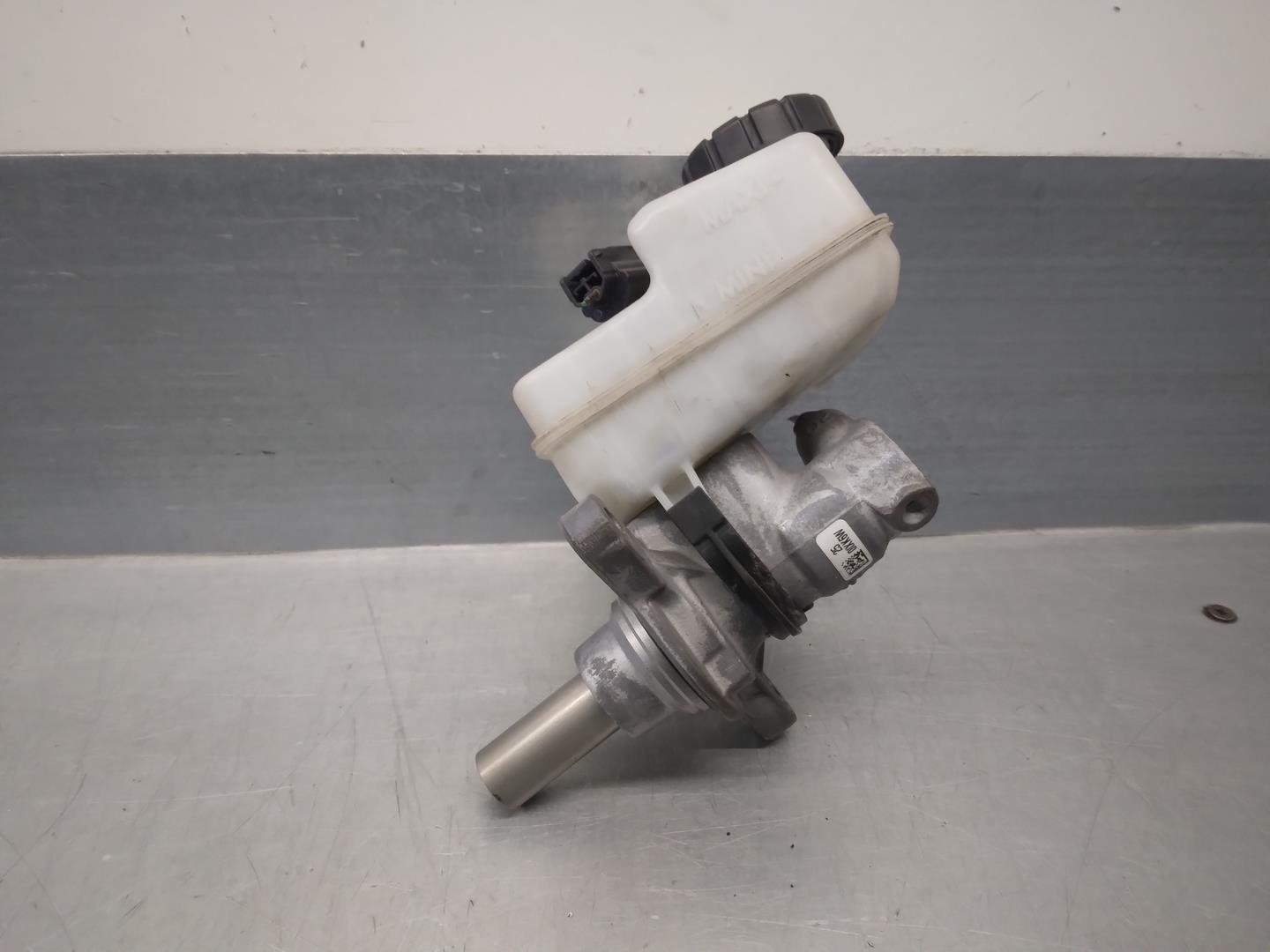 SMART Forfour 2 generation (2015-2023) Brake Cylinder A4534300001 24158429