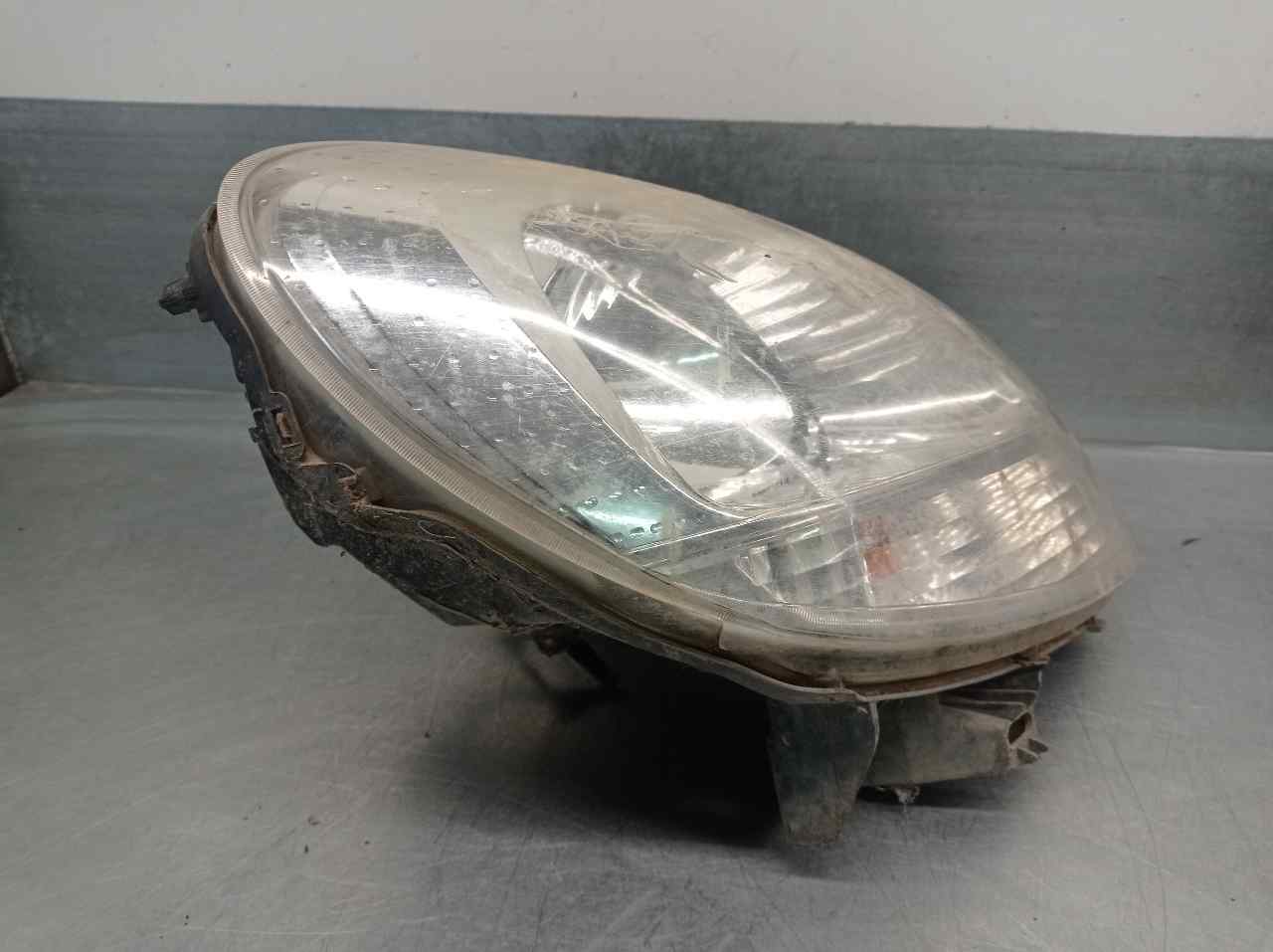 NISSAN Front Right Headlight 8200236591, 4PUERTAS 21723336