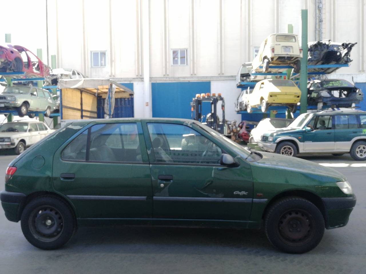 PEUGEOT 306 1 generation (1993-2002) Galinio dangčio (bagažinės) valytuvo varikliukas 9636312280, 54903812, VALEO 24535776