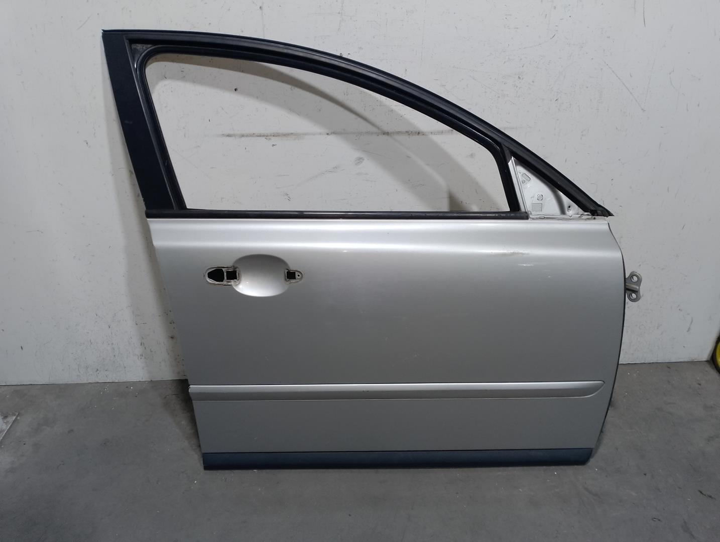 VOLVO S40 2 generation (2004-2012) Передняя правая дверь 31335444 21723151