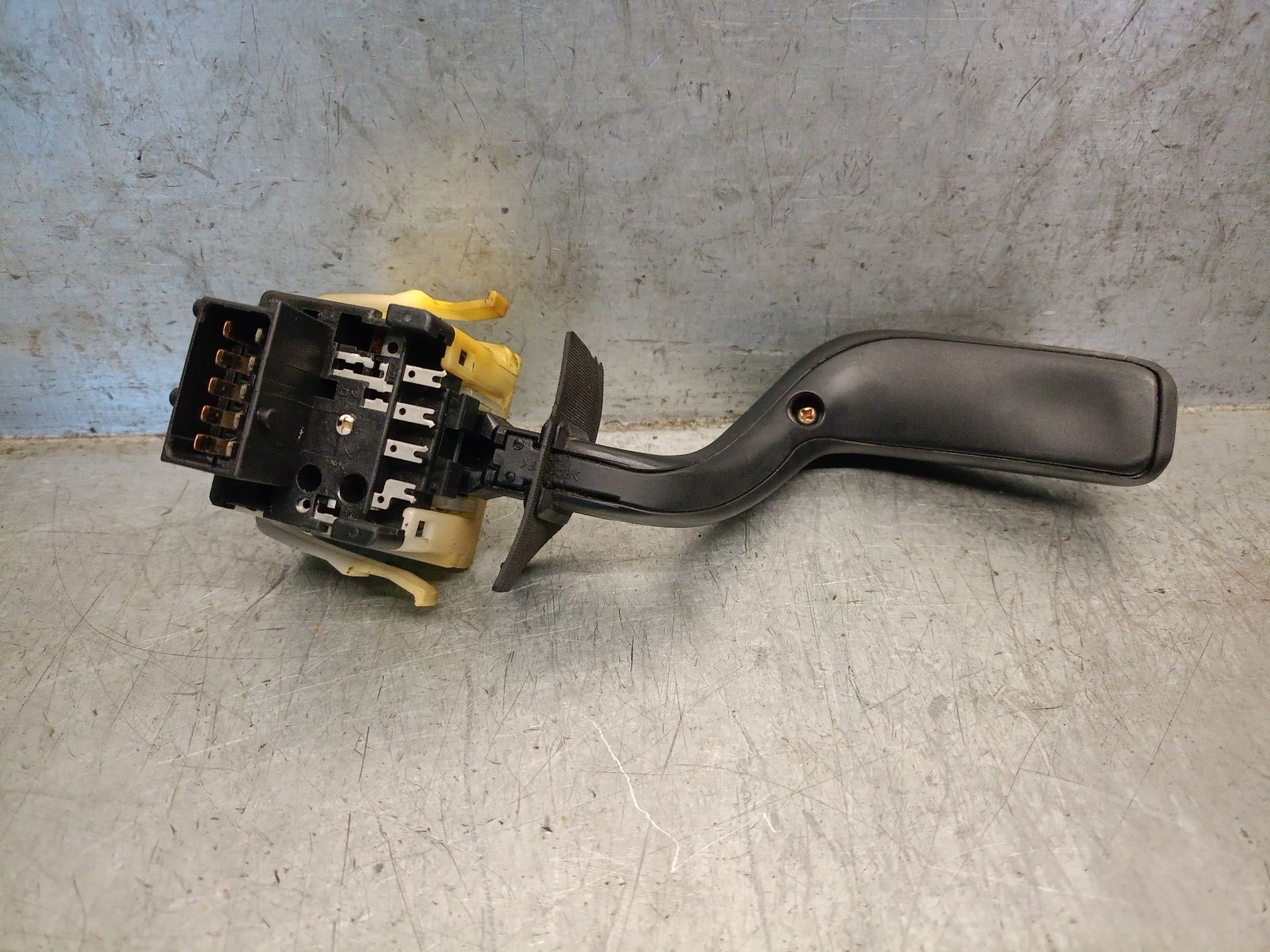 Mando luces B205E 4739488 de Saab 9-5 (ys3e) 2006-2009 150 CV con 270000 km - pieza usada