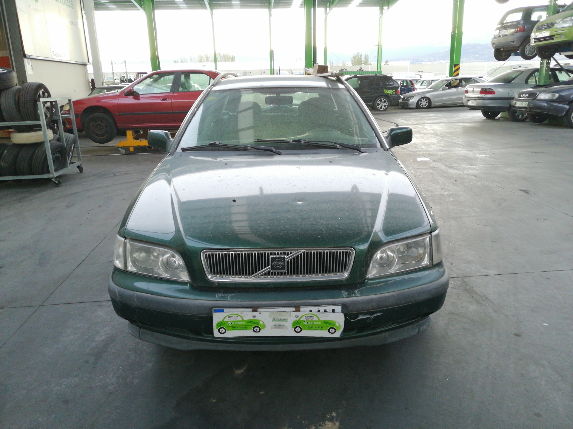 AUDI V40 1 generation (1996-2004) Передняя правая дверь VERDE, 5PUERTAS, 30632667+ 19737933