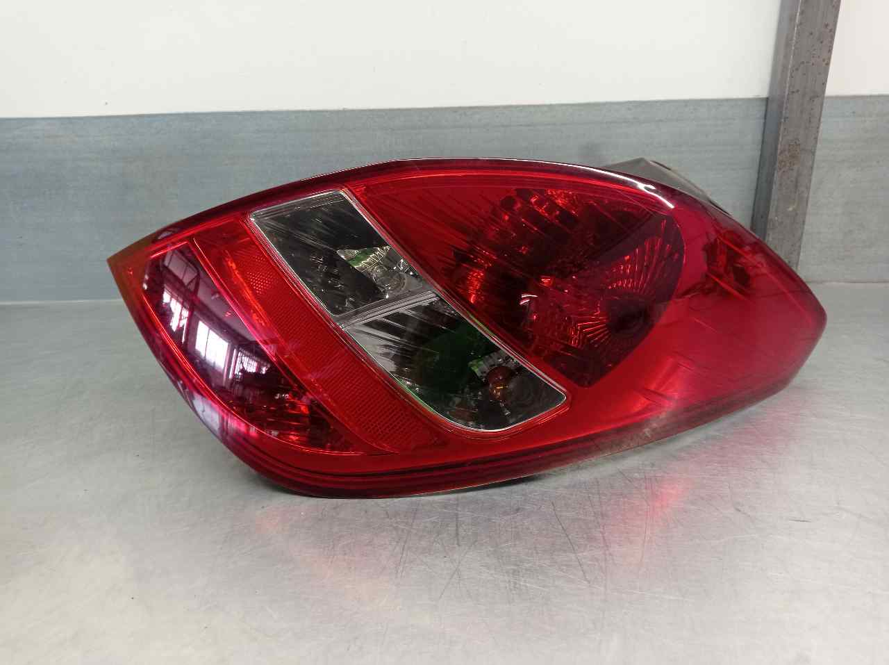 HYUNDAI i20 PB (1 generation) (2008-2014) Rear Right Taillight Lamp 924021J000, 5PUERTAS 20439600