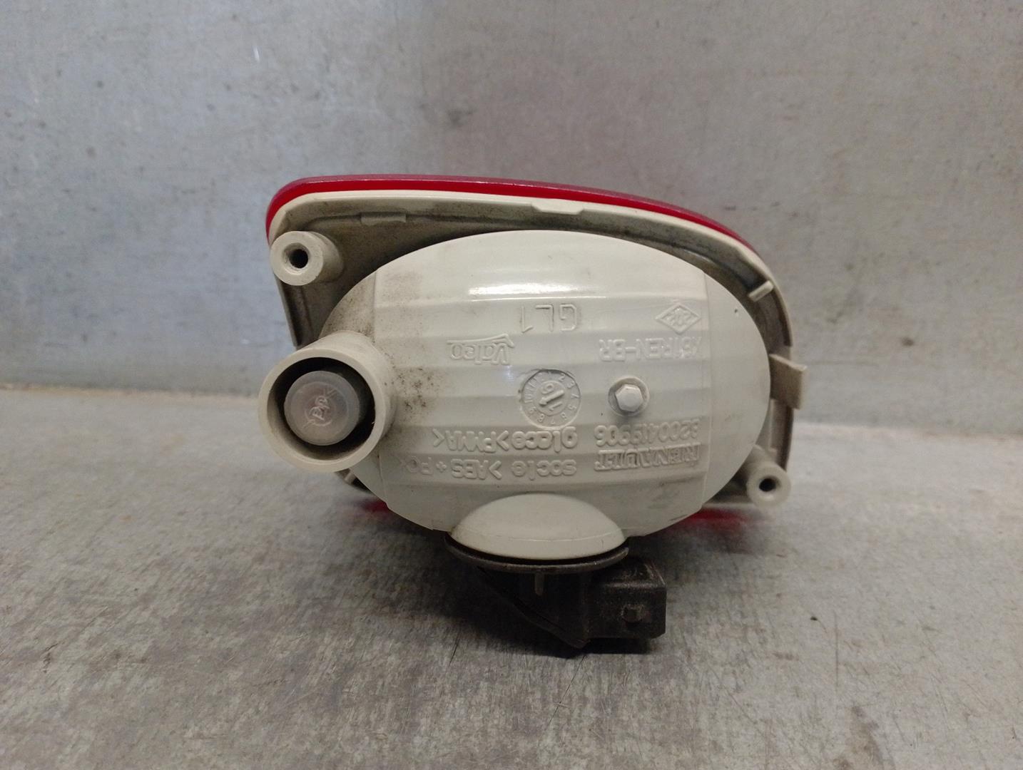 RENAULT Rear Left Fog Light 8200419906, 6PUERTAS 23755050