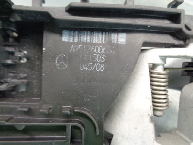 MERCEDES-BENZ R-Class W251 (2005-2017) Наружная ручка задней правой двери A1647660201, A2517600634 19827409