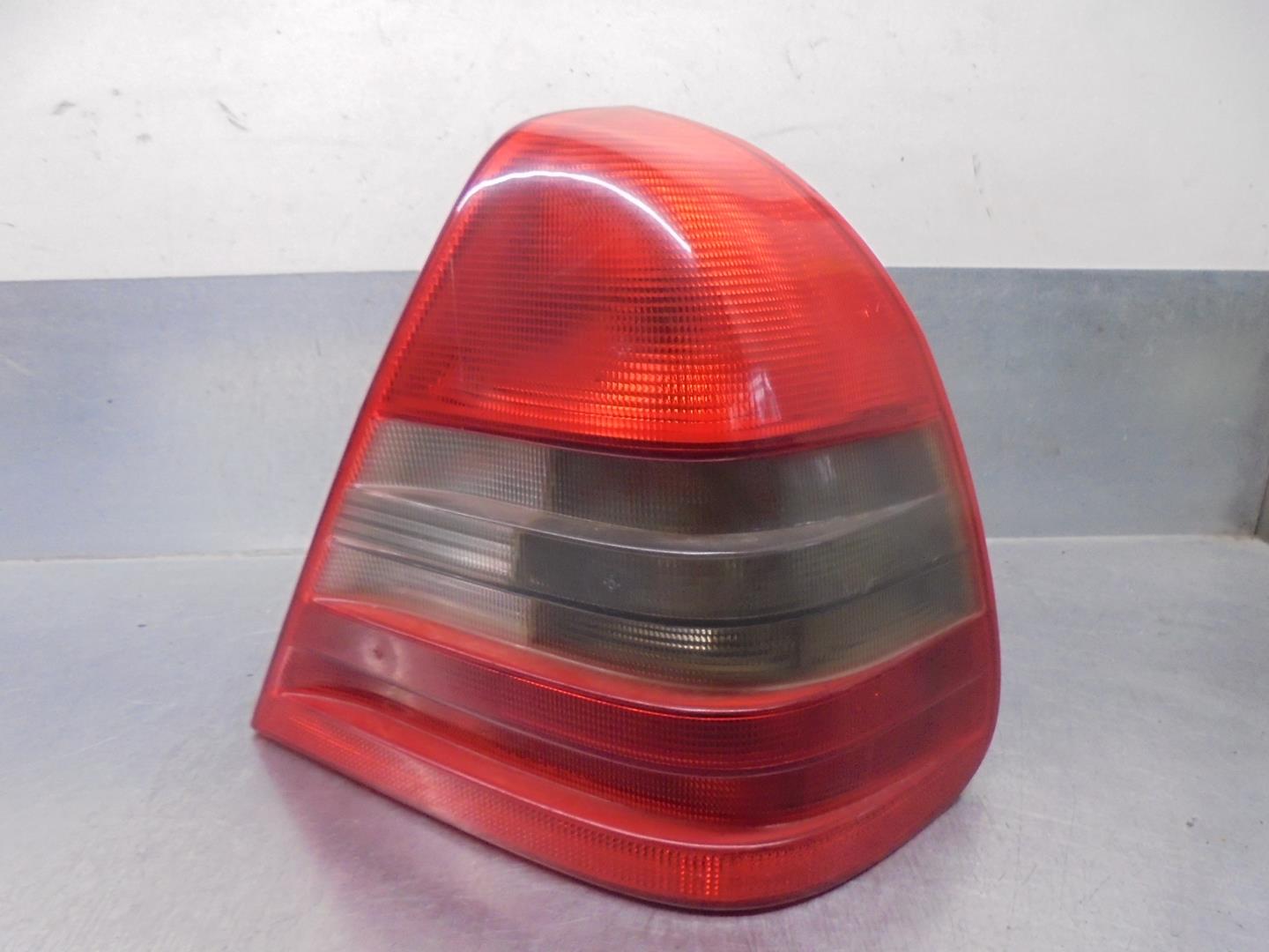 MERCEDES-BENZ C-Class W202/S202 (1993-2001) Rear Right Taillight Lamp 2028201264, A2028201264, 4PUERTAS 24208697