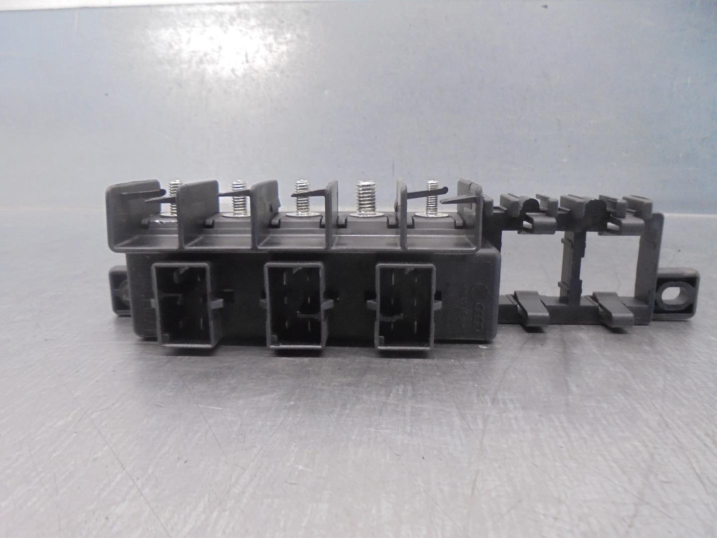 VOLKSWAGEN Golf 4 generation (1997-2006) Fuse Box 8L0941822 24219374