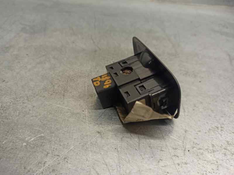 VOLVO XC90 1 generation (2002-2014) Rear Right Door Window Control Switch 8685288 19708671