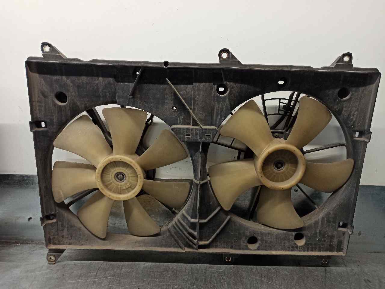 LEXUS RX 1 generation (1997-2003) Difūzoriaus ventiliatorius 1671120120, 1227507080, DENSO 24342324