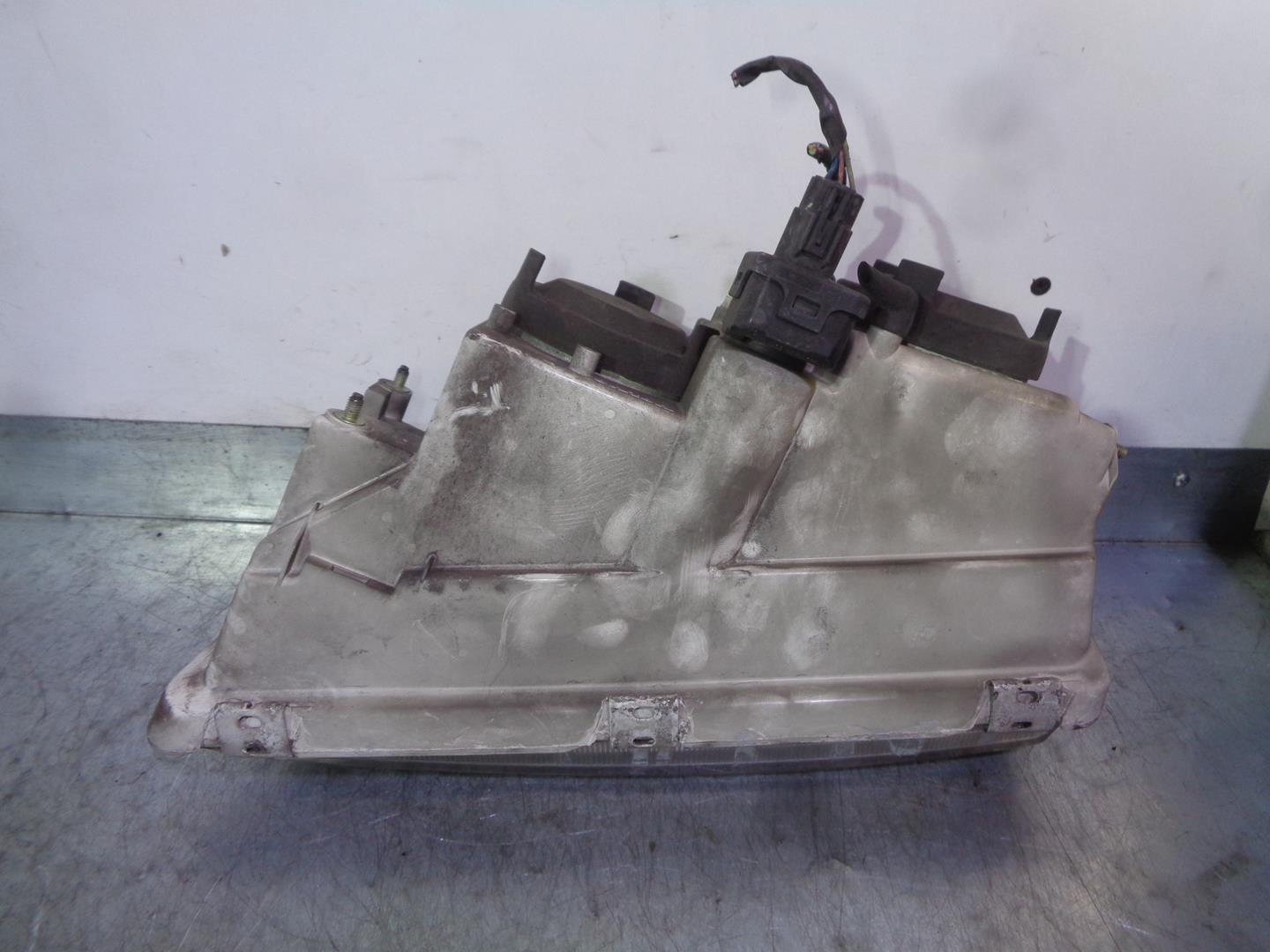 VOLVO V40 1 generation (1996-2004) Phare avant droit 30899683, 1AG00786134, 5PUERTAS 24218029