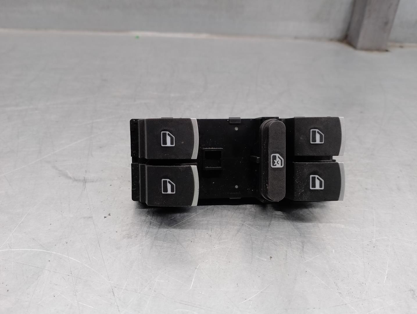 VOLKSWAGEN Passat B6 (2005-2010) Front Left Door Window Switch 1K4959857C 21729319