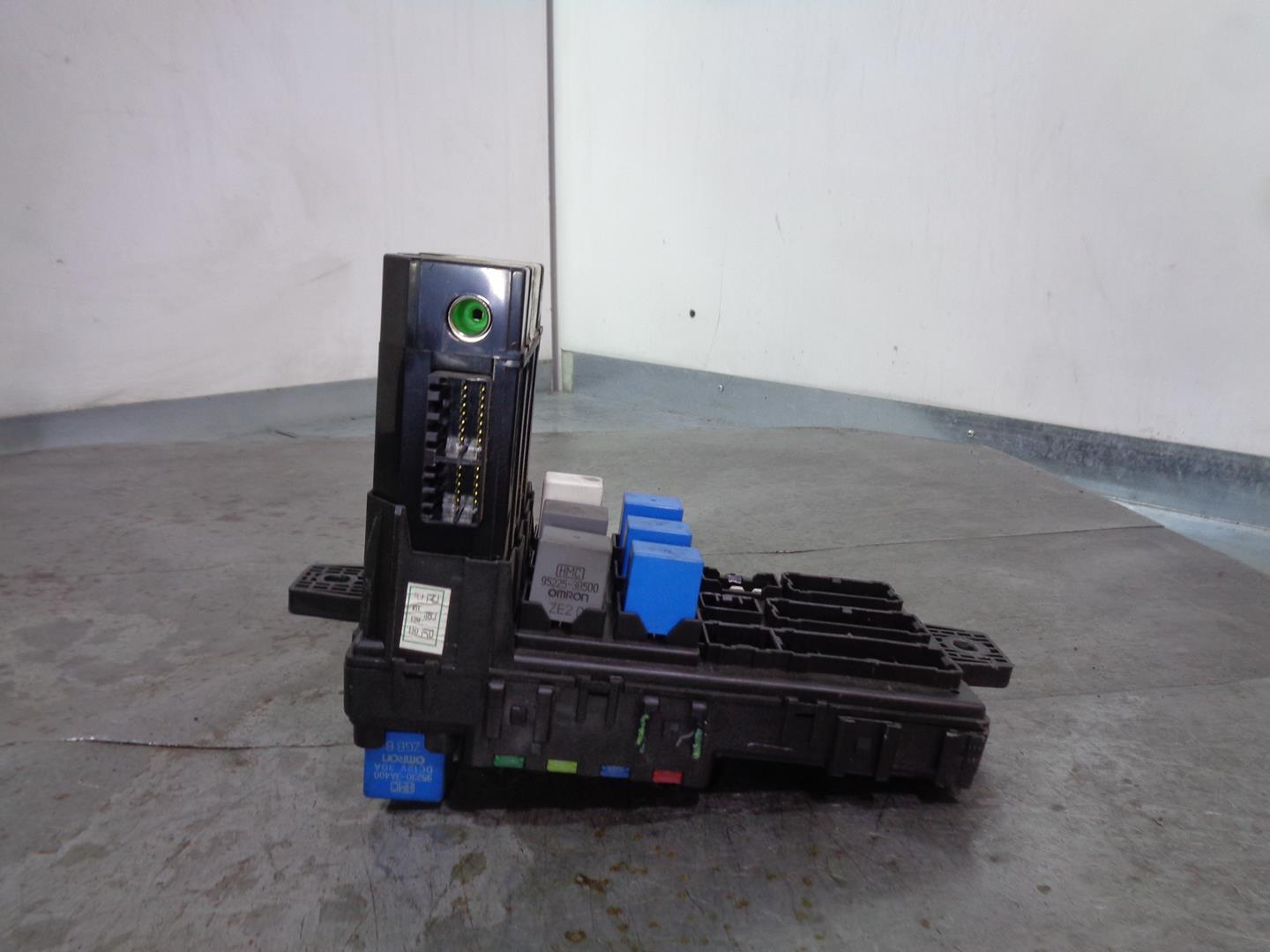 HYUNDAI Santa Fe SM (2000-2013) Fuse Box 9118826105,9540026501,HMC 24144784