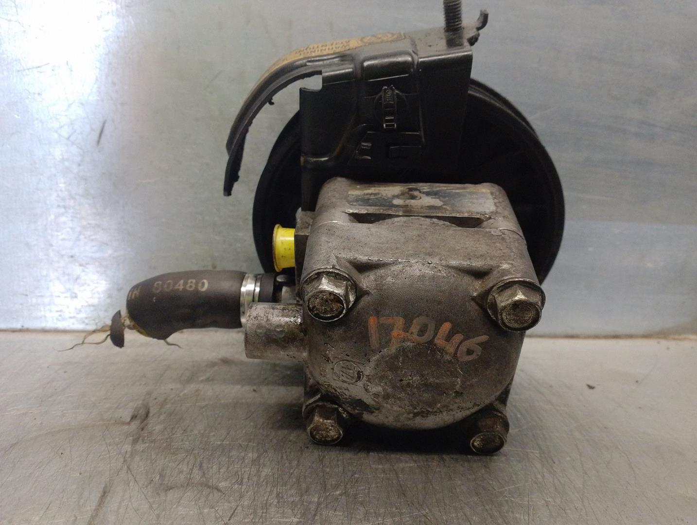 VOLVO V40 1 generation (1996-2004) Power Steering Pump 8251733, 7611332112 19900505