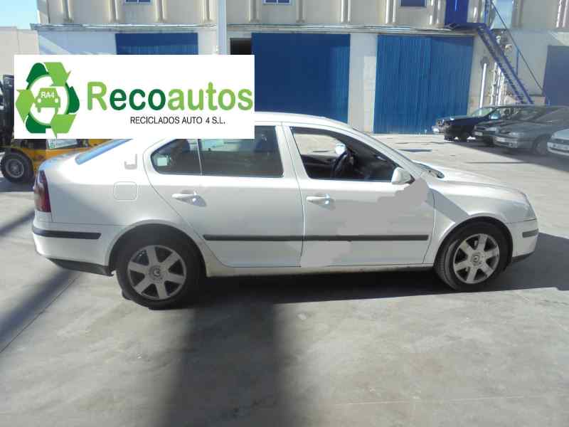 SKODA Octavia 2 generation (2004-2013) Ratų gaubtai (kalpokai) 6U0601151L 19727999