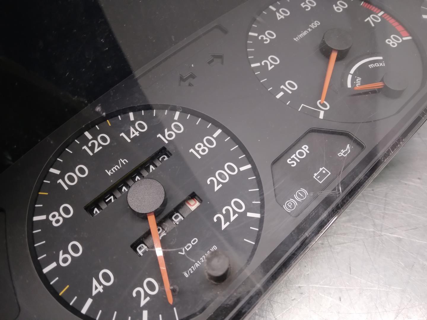 PEUGEOT 306 1 generation (1993-2002) Speedometer 610233, 87001277, VDO 21730363