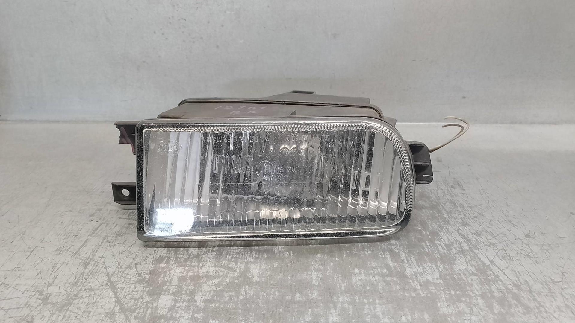 AUDI 100 4A/C4 (1990-1994) Front Right Fog Light 4A0941700 24218014
