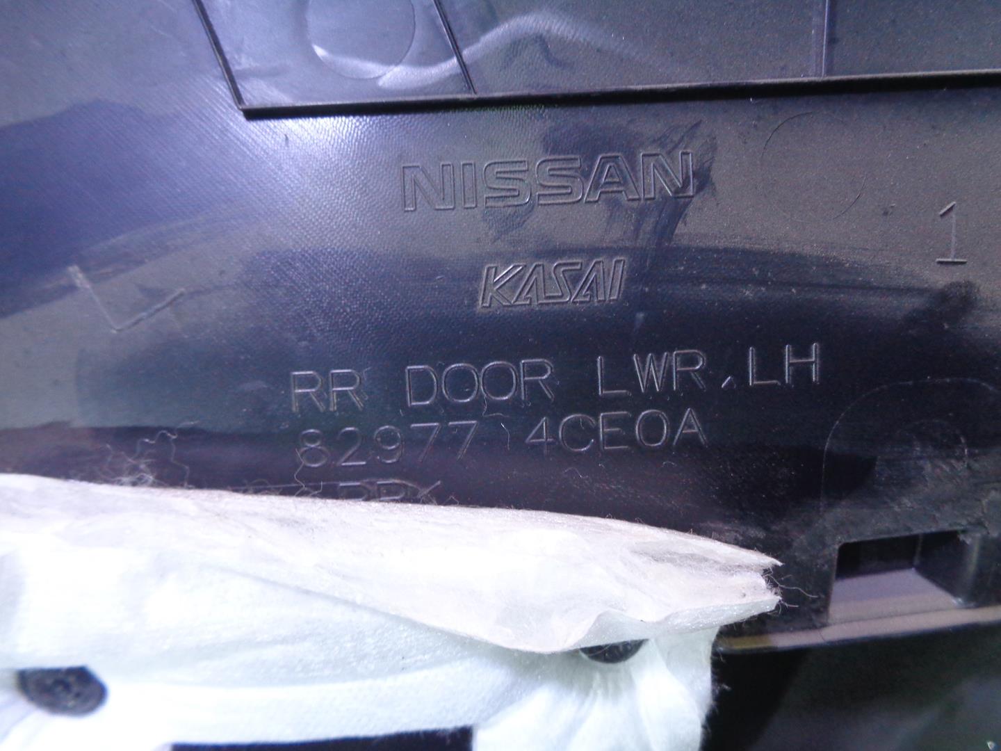 NISSAN X-Trail T32 (2013-2022) Moulure de porte arrière gauche 829774CE0A, 829014CE0A 21705608