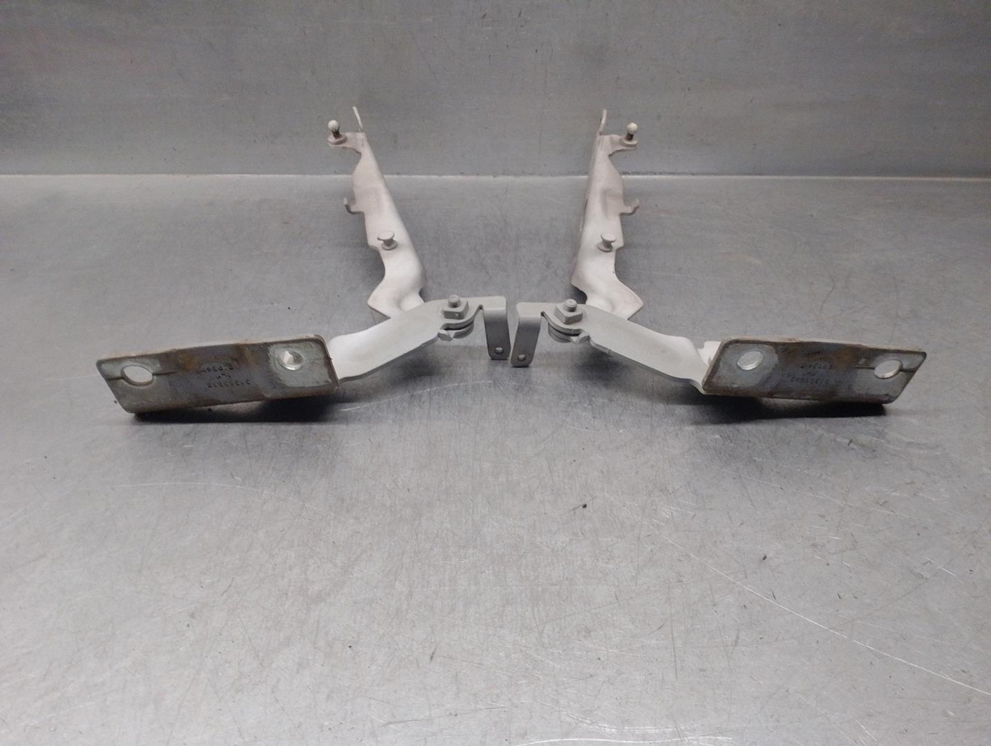 VOLVO V60 1 generation (2010-2020) Charnière De Capot Avant Droit 31385812, 31385813 24178469