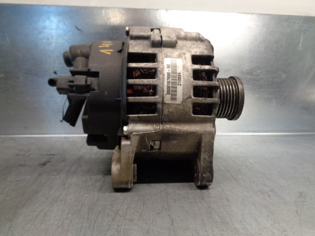 VOLVO V40 1 generation (1996-2004) Alternator SG12B071, VALEO 19768315