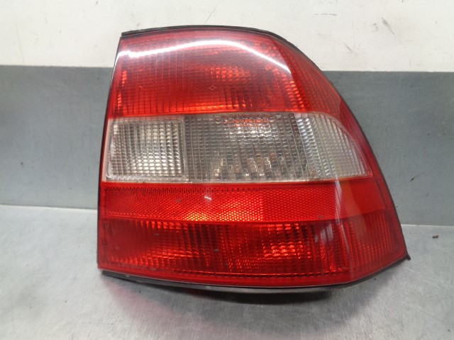 OPEL Vectra B (1995-1999) Bakre höger bakljuslampa 90568049 19849271