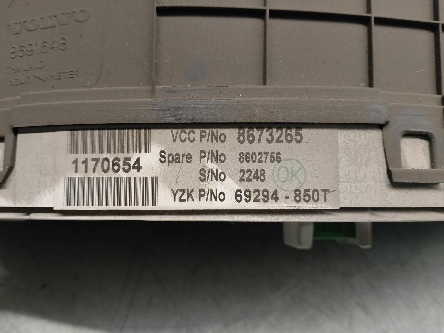 VOLVO XC90 1 generation (2002-2014) Compteur de vitesse 8673265, 8602756 25180471