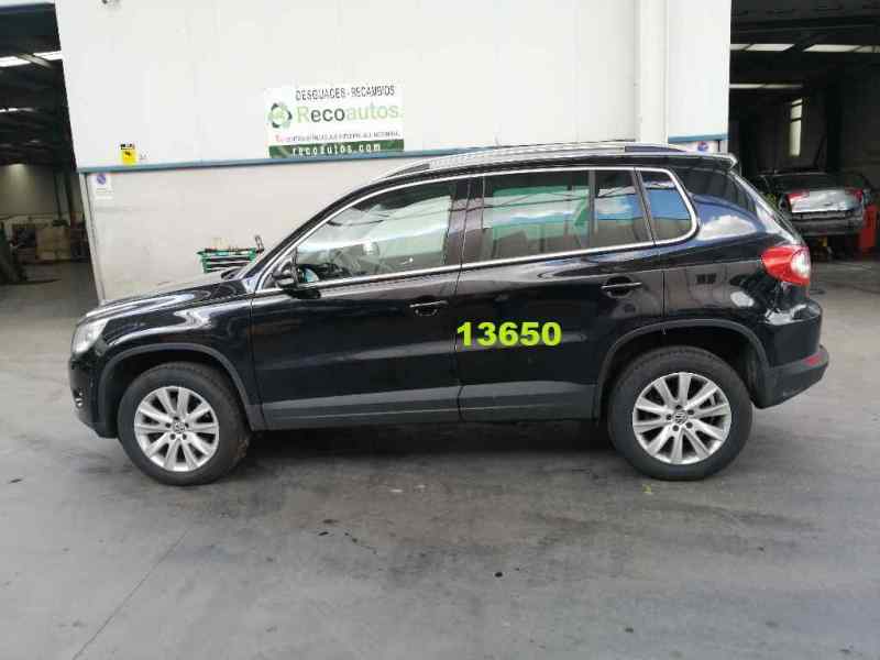 VOLKSWAGEN Tiguan 1 generation (2007-2017) Обшивка задней правой двери 5N0867212 19754230