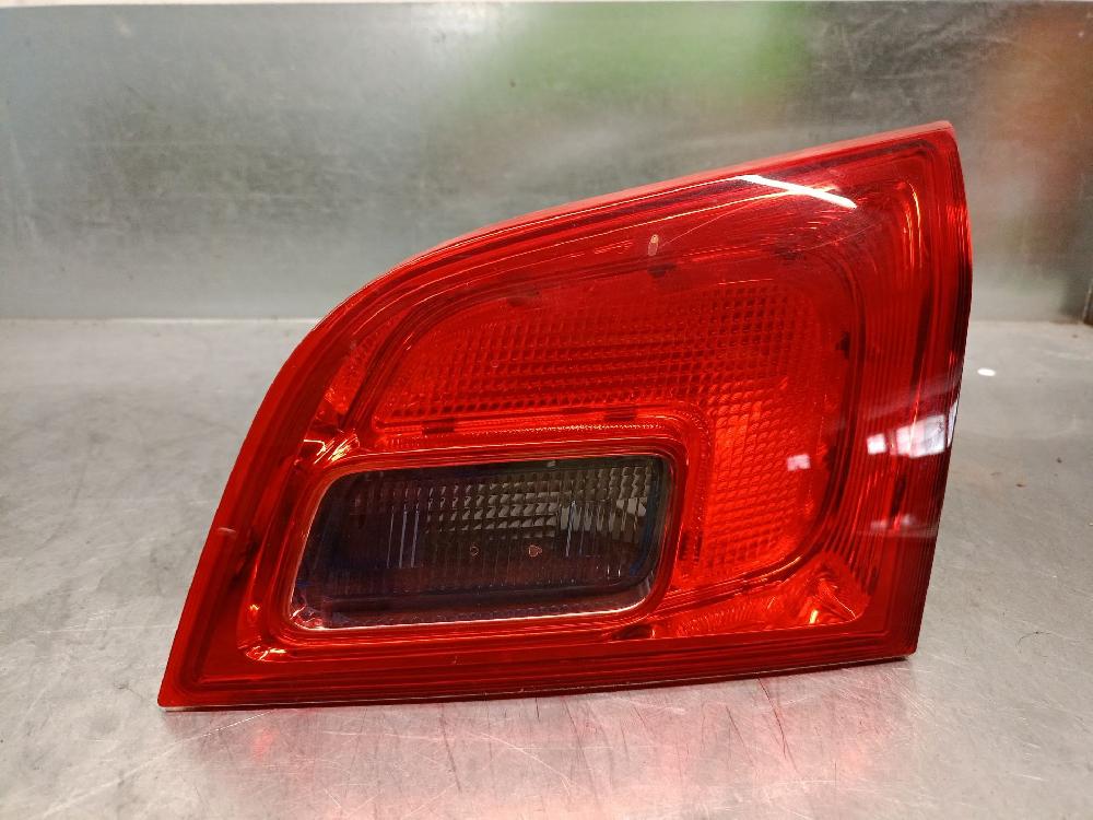 Piloto trasero derecho porton B16DTL 13282247 de Opel Astra j sports tourer (p10) 2010-2015 110 CV con 280000 km
