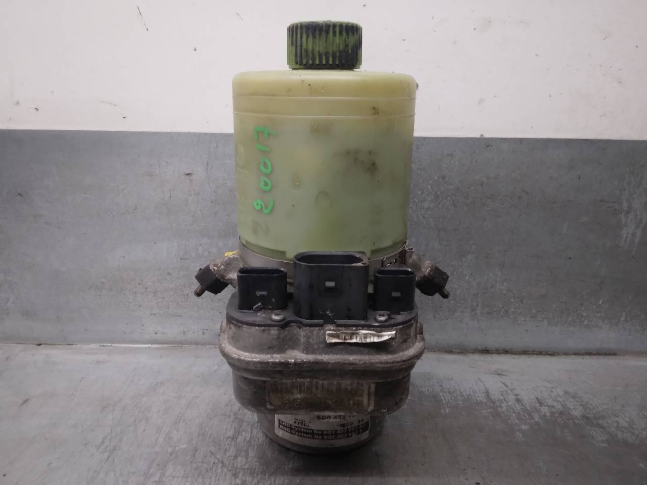 SEAT Ibiza 3 generation (2002-2008) Power Steering Pump 6Q1423051AJ, 6Q2423051T, TRW 23756551