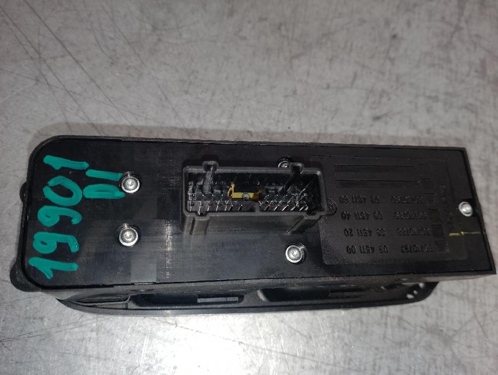 Front window control panel lh D4204T 30710787 de Volvo V50 (545) 2004-2010 136 CV con 270000 km - pieza usada