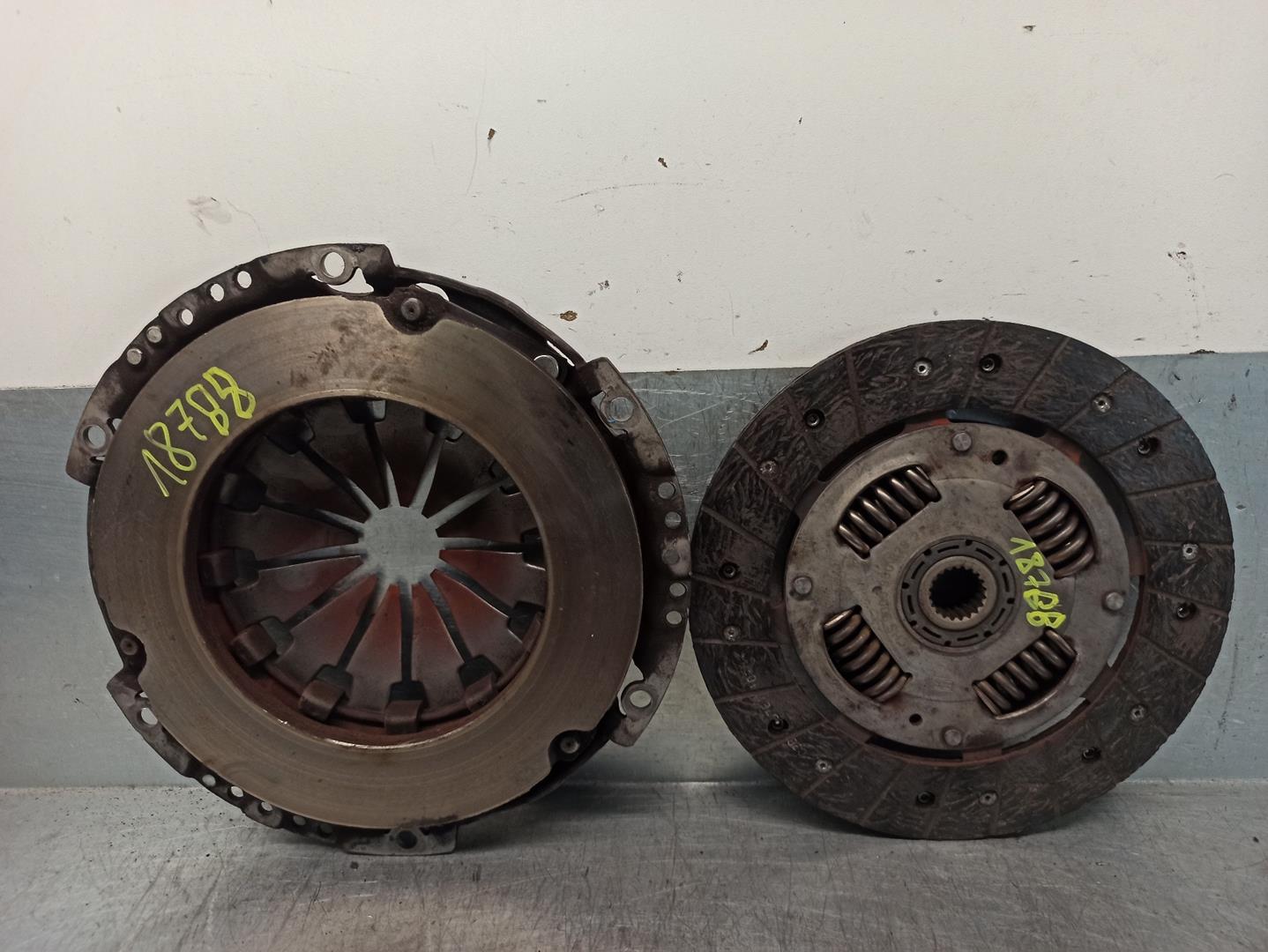 FIAT Grande Punto 1 generation (2006-2008) Flywheel 09J35N4000, 3000950829 21725213