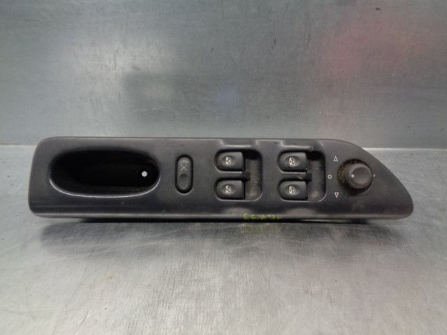 BMW Laguna 1 generation (1993-2001) Front Left Door Window Switch 7700417090, 7701699599+ 19850897