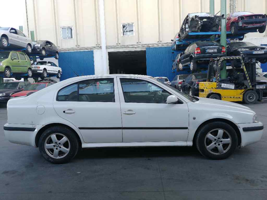 VAUXHALL Octavia 1 generation (1996-2010) Priekinių kairių durų išorinė rankenėlė 19730367