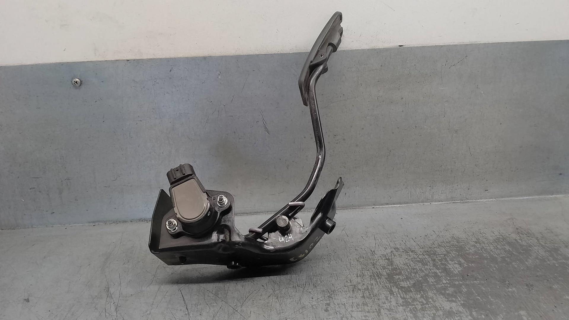 TOYOTA Corolla Verso 1 generation (2001-2009) Other Body Parts 8928152021, 1983003041 24222884