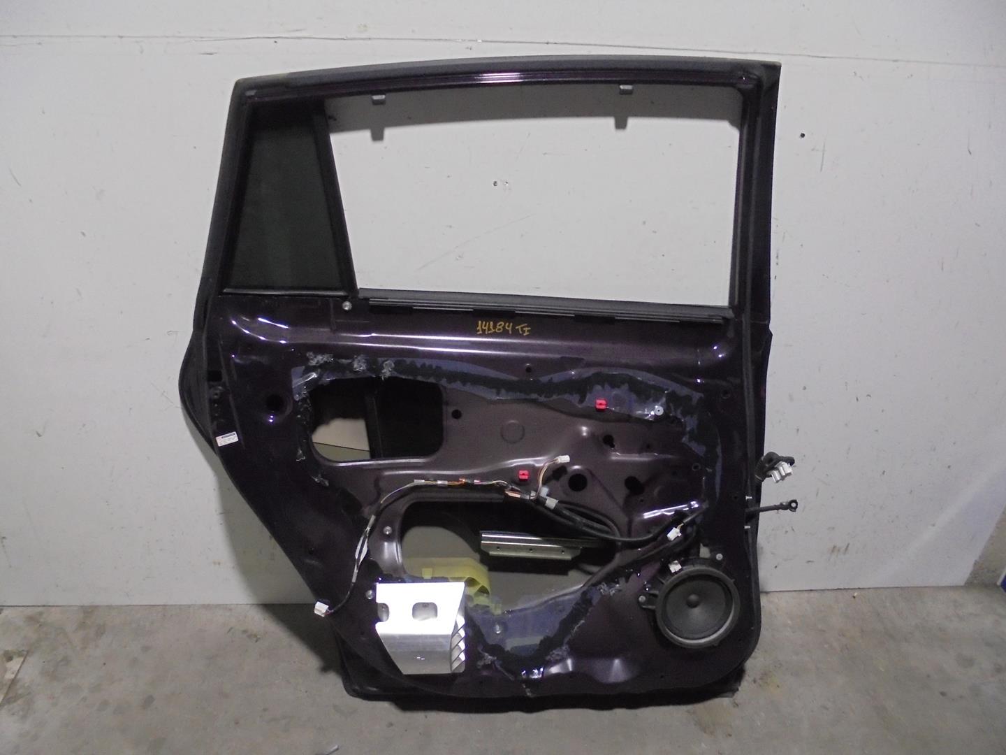 TOYOTA Verso 1 generation (2009-2015) Rear Left Door 670040F020, MORADA, 5PUERTAS 19772045