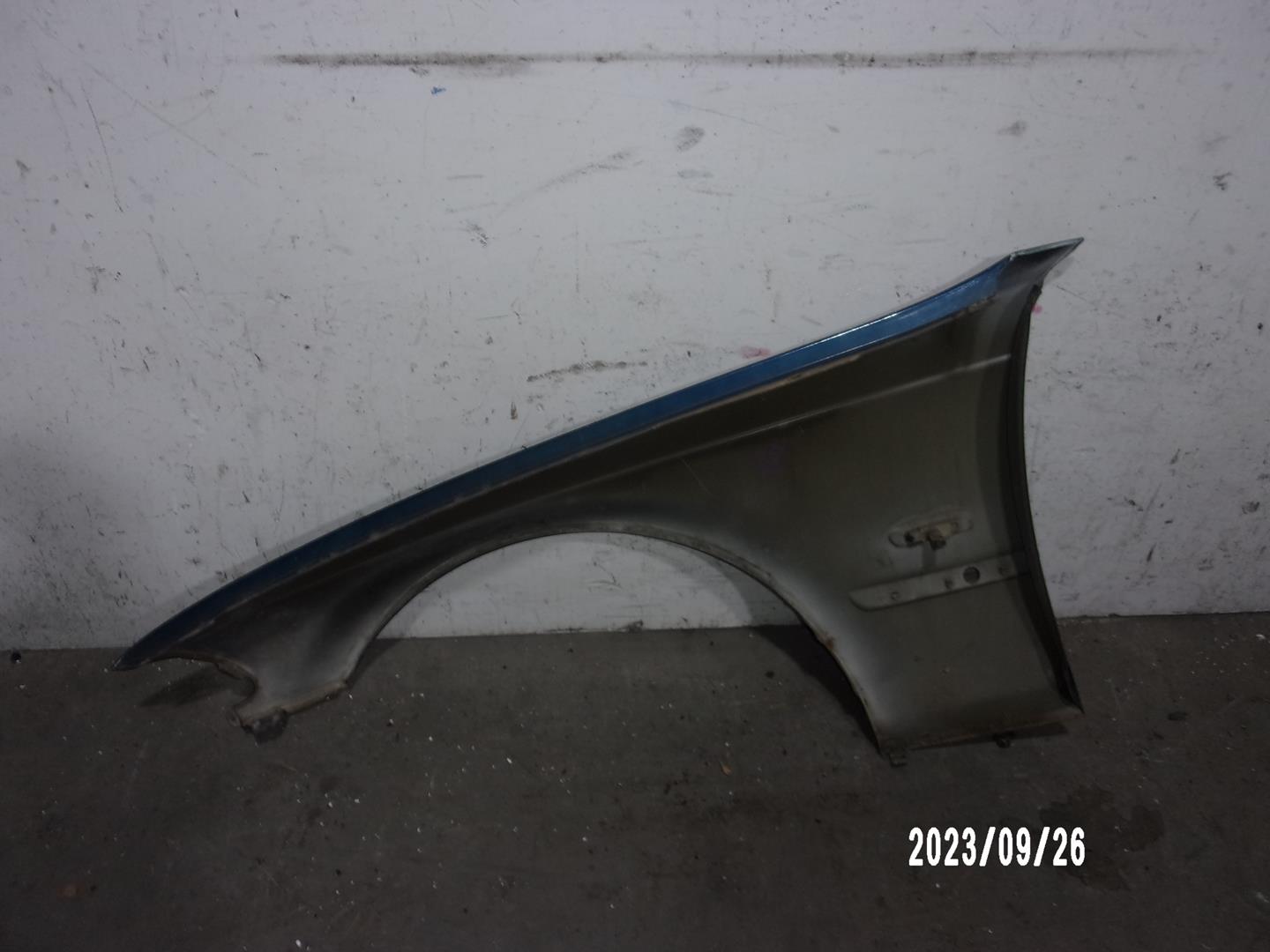 BMW 3 Series E46 (1997-2006) Front Right Fender 41358240406, AZUL 21727066