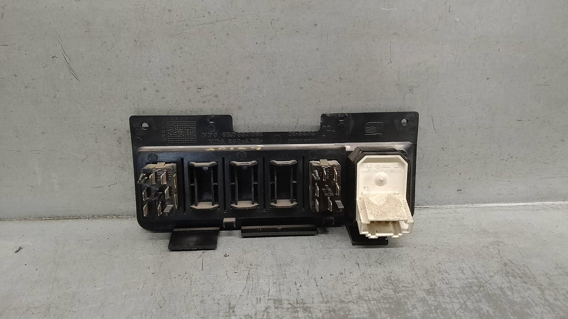 SEAT Cordoba 1 generation (1993-2003) Front Left Door Window Switch 6K0857061 24222909