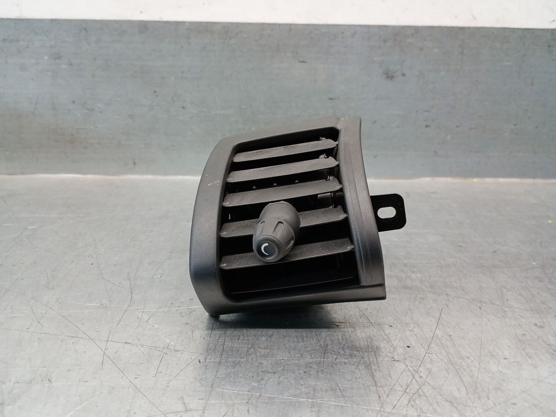 Aireador central B48A20A 64229265405 de Mini Mini (f55) 2013-0 192 CV con 106000 km
