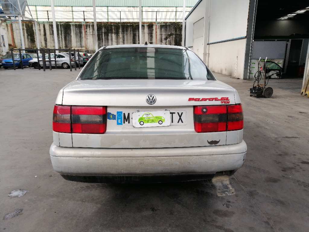 VOLKSWAGEN Passat B5 (1996-2005) Фонарь задний правый 4PUERTAS,4PUERTAS+ALETA 19672027